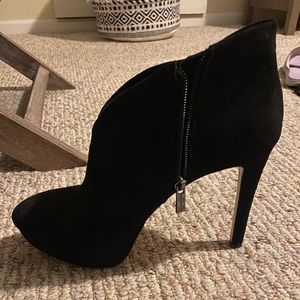 Jessica Simpson Black Velvet Heels
